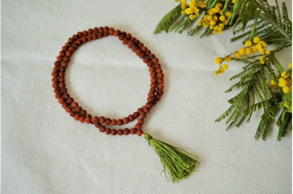 Mala rudraksha vert