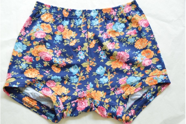 Short de Yoga fleurs fond bleu