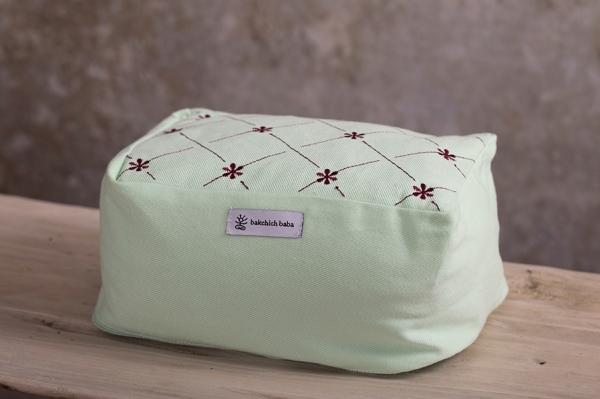 Coussin de voyage Keya vert pastel