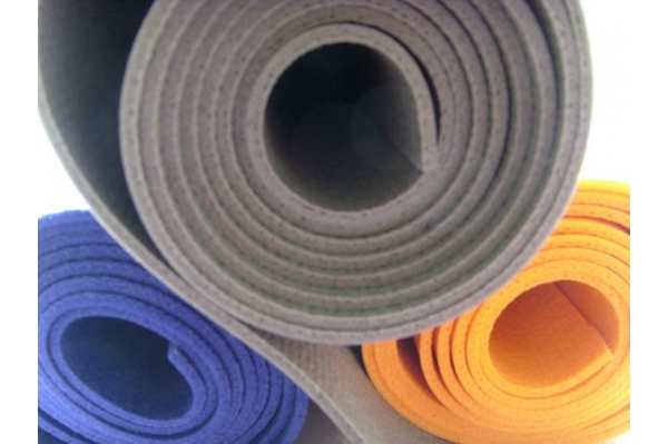 Tapis de yoga en rouleau