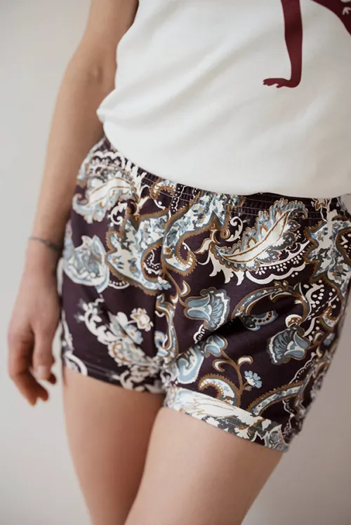 Iyengar yoga short with pattern
