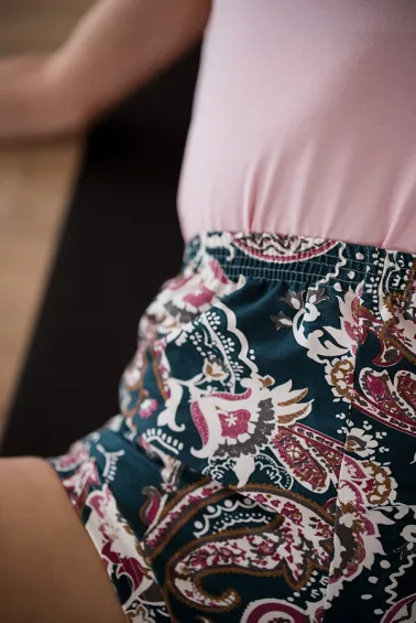 Iyengar yoga short with pattern