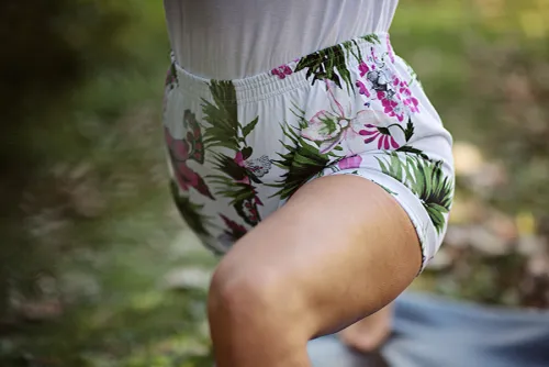 Iyengar yoga short with pattern