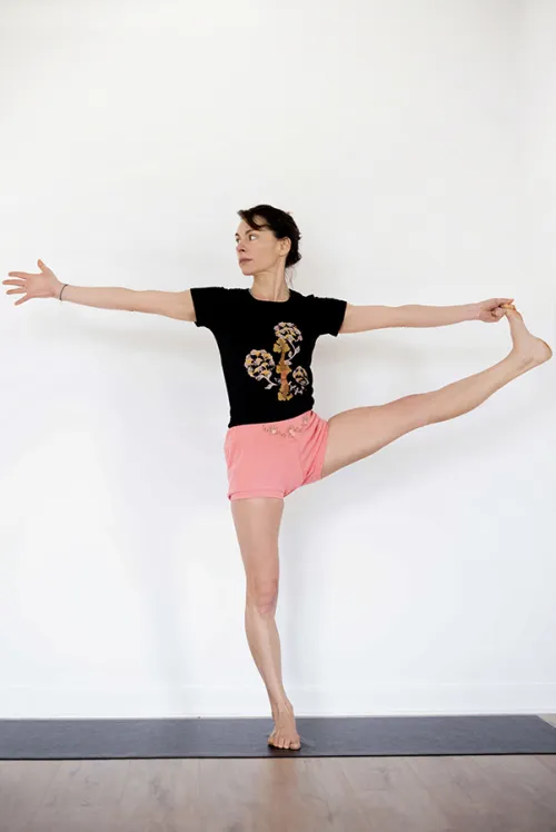Short de yoga brodé