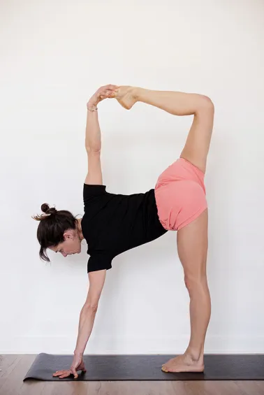 Short de yoga brodé