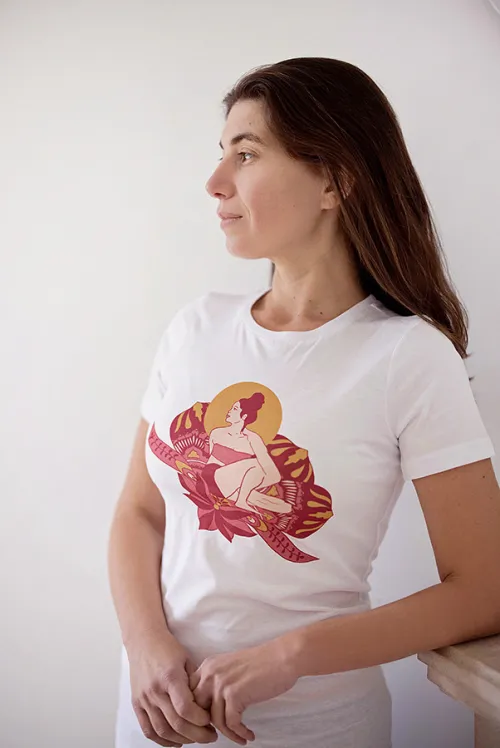 t-shirt Marichyasana