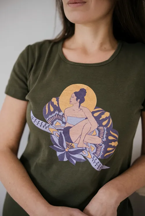 t-shirt Marichyasana