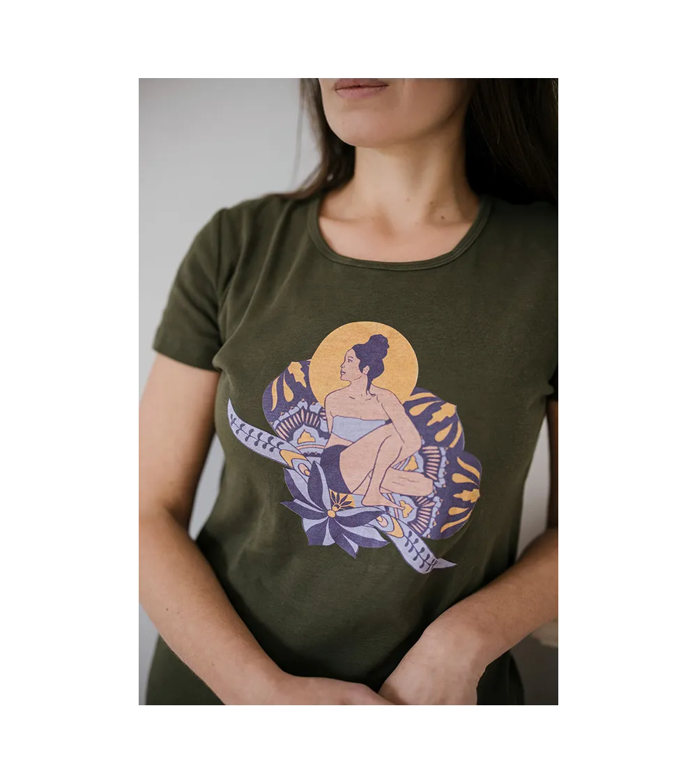 t-shirt Marichyasana