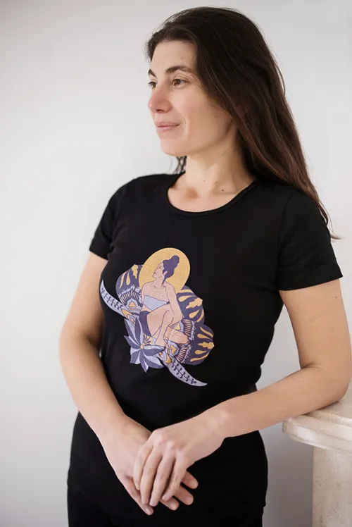 t-shirt Marichyasana