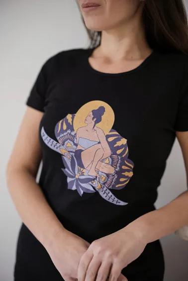 t-shirt Marichyasana