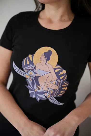t-shirt Marichyasana