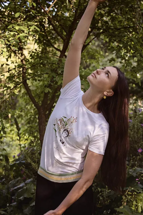 t-shirt Kukkutasana