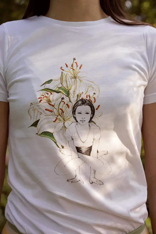 t-shirt Kukkutasana