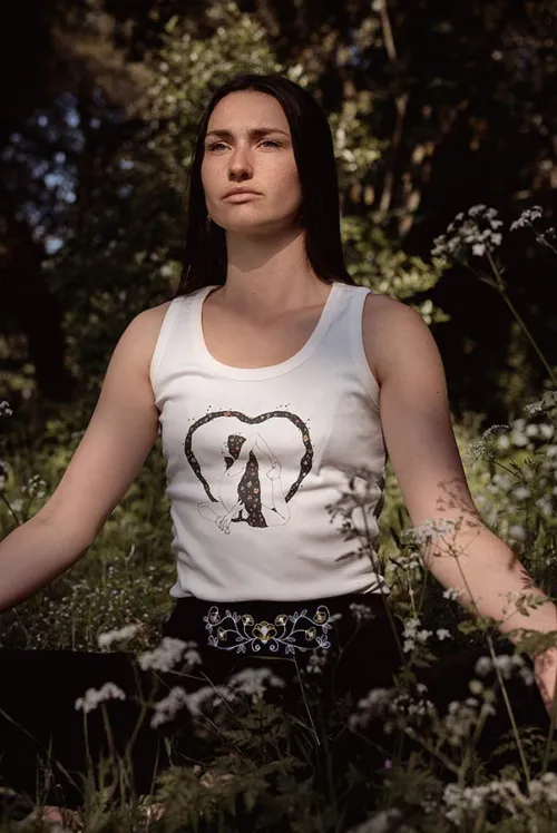 Sleevless shirt