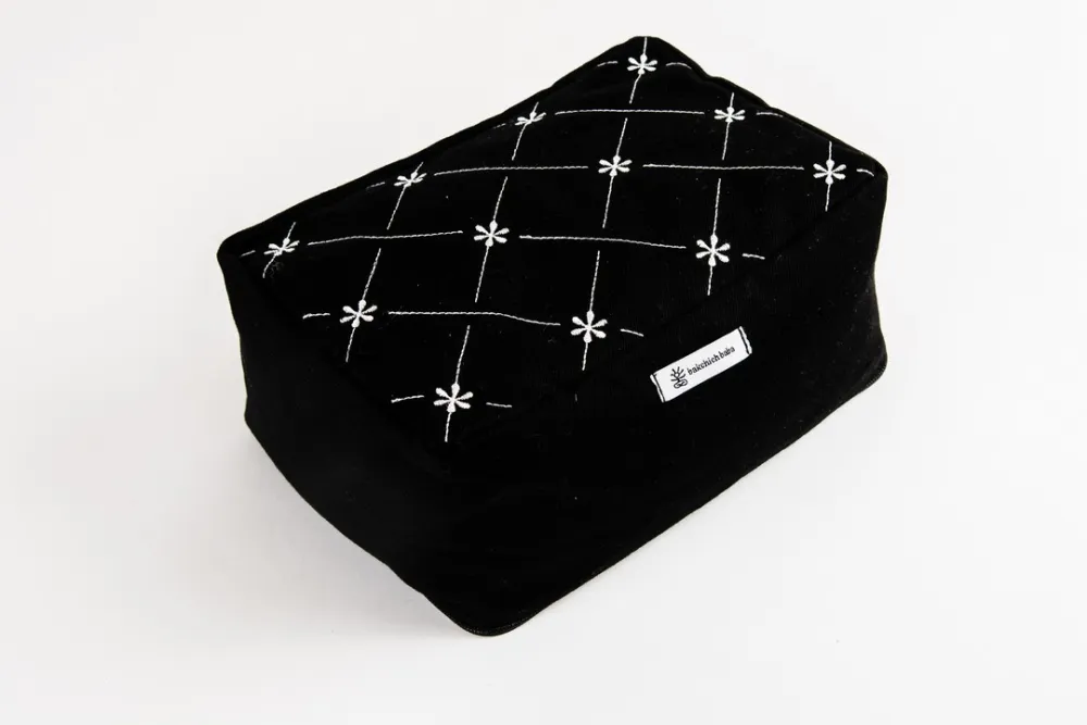 Coussin de méditation brodé