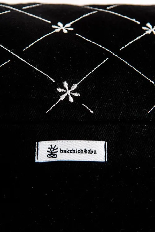 Coussin de méditation brodé