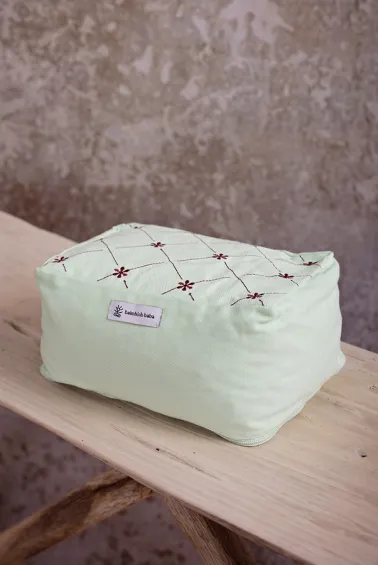 Coussin de méditation brodé