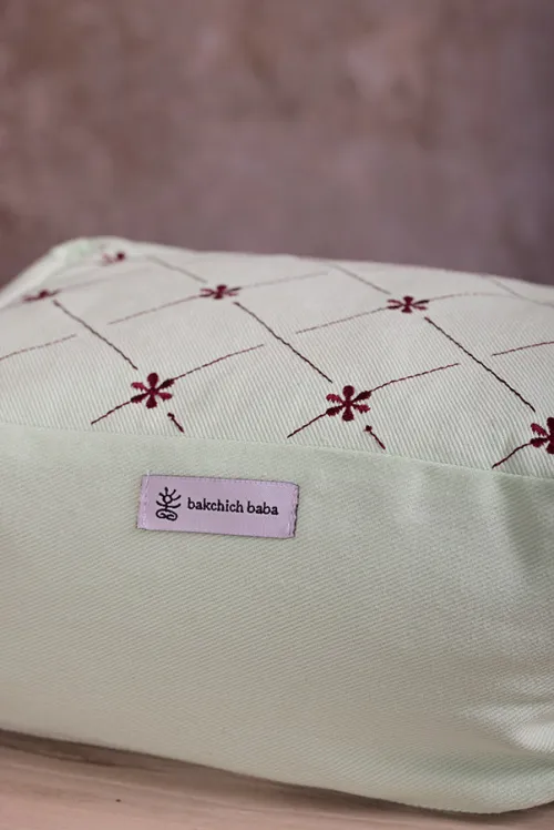 Coussin de méditation brodé