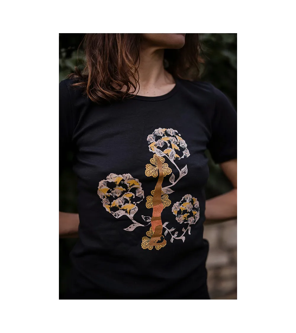 Sirsasana Yoga T-Shirt – Linocut-Inspired