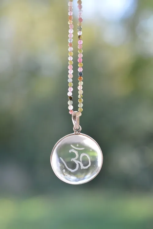 Pendentif en cristal Om