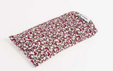 Silk eye-pillow