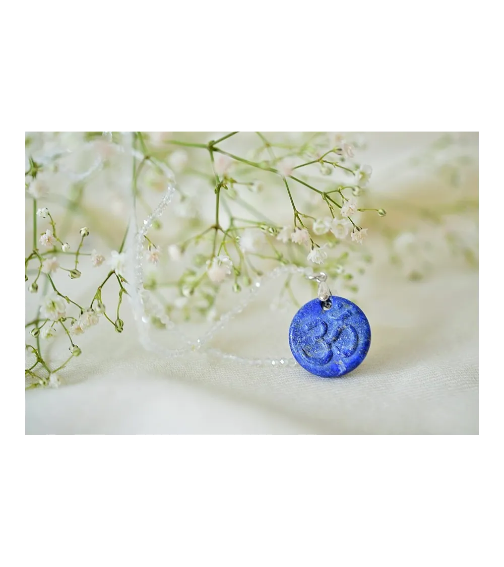 Pendentif lapis lazuli Om.