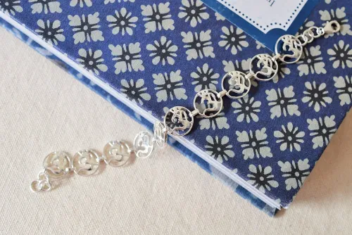 Bracelet Om en argent