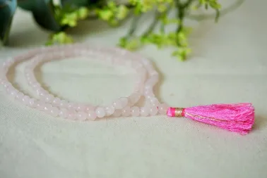 Mala en quartz rose.