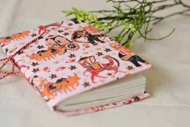 Carnet de notes indien en papier recyclé.