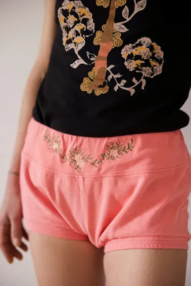 Short de yoga brodé