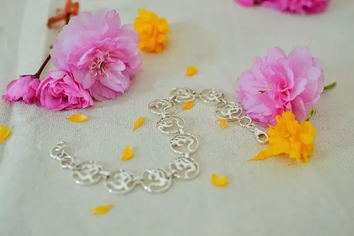 Bracelet Om en argent