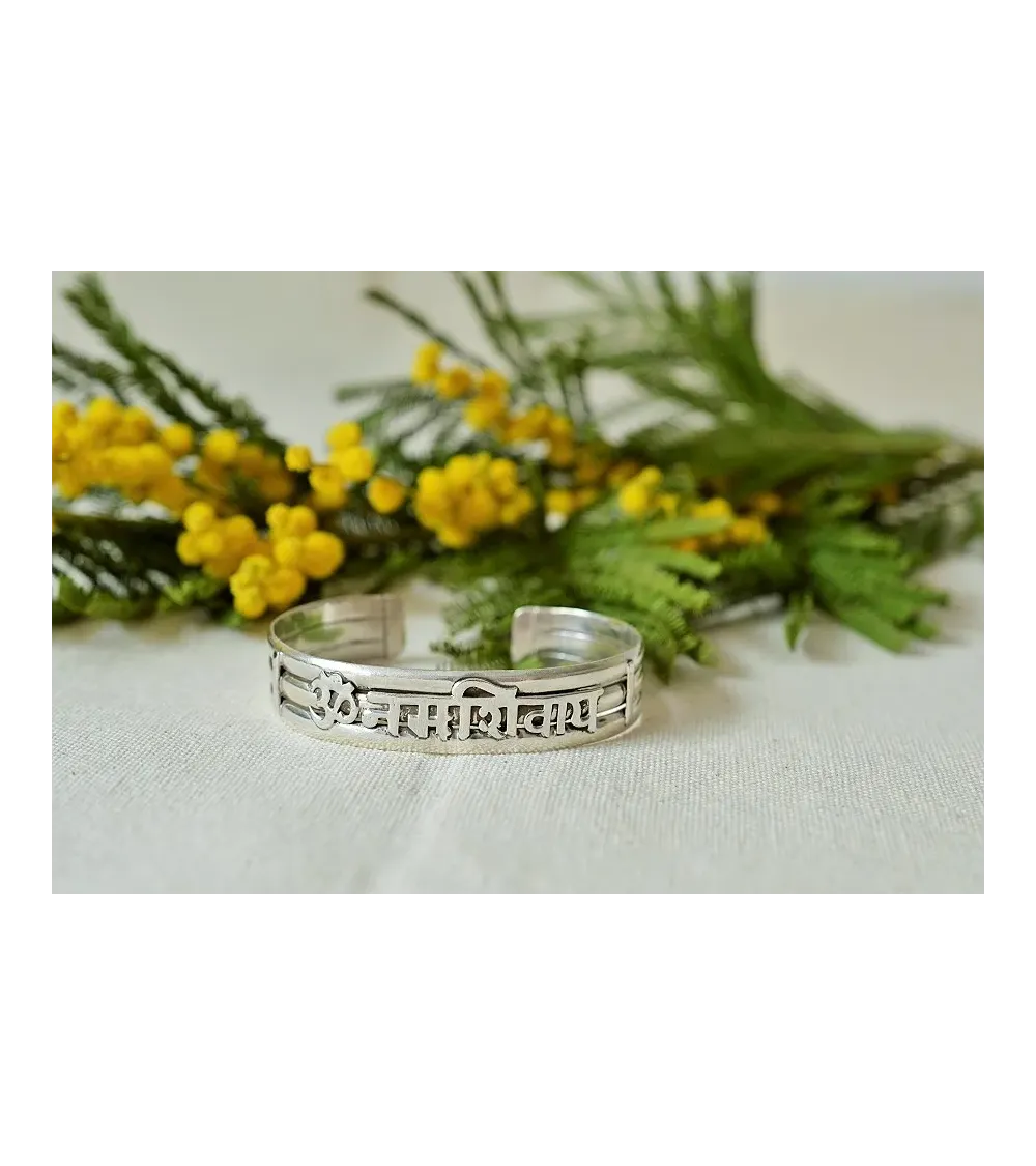 Bracelet Om namah shivaya en argent