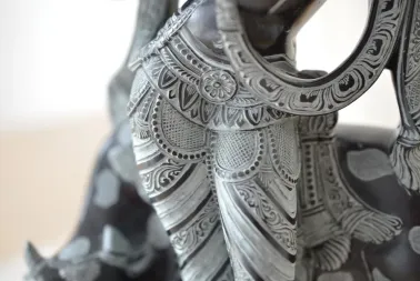 Grande sculpture de Krishna.