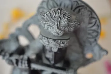 Grande sculpture de Krishna.