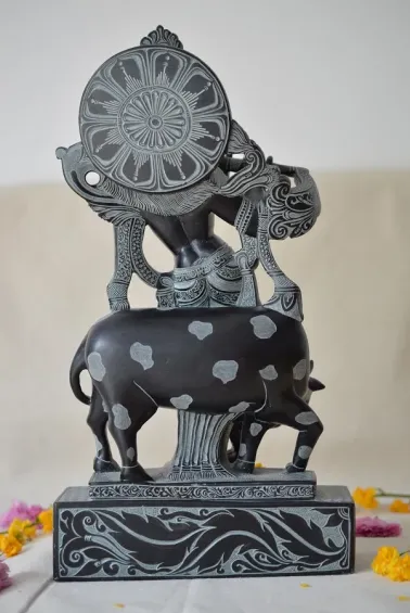 Grande sculpture de Krishna.