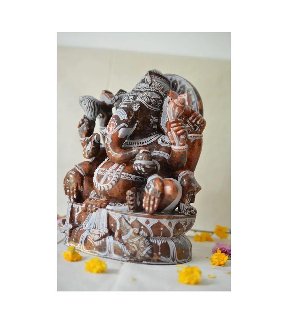Grande sculpture de Ganesh.