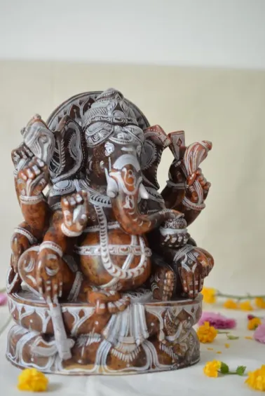 Grande sculpture de Ganesh.