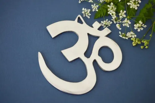 Signe Om pour une décoration murale inspirée de l'Inde et du Yoga