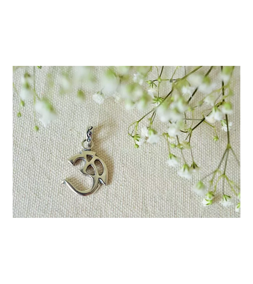 Indian pendant